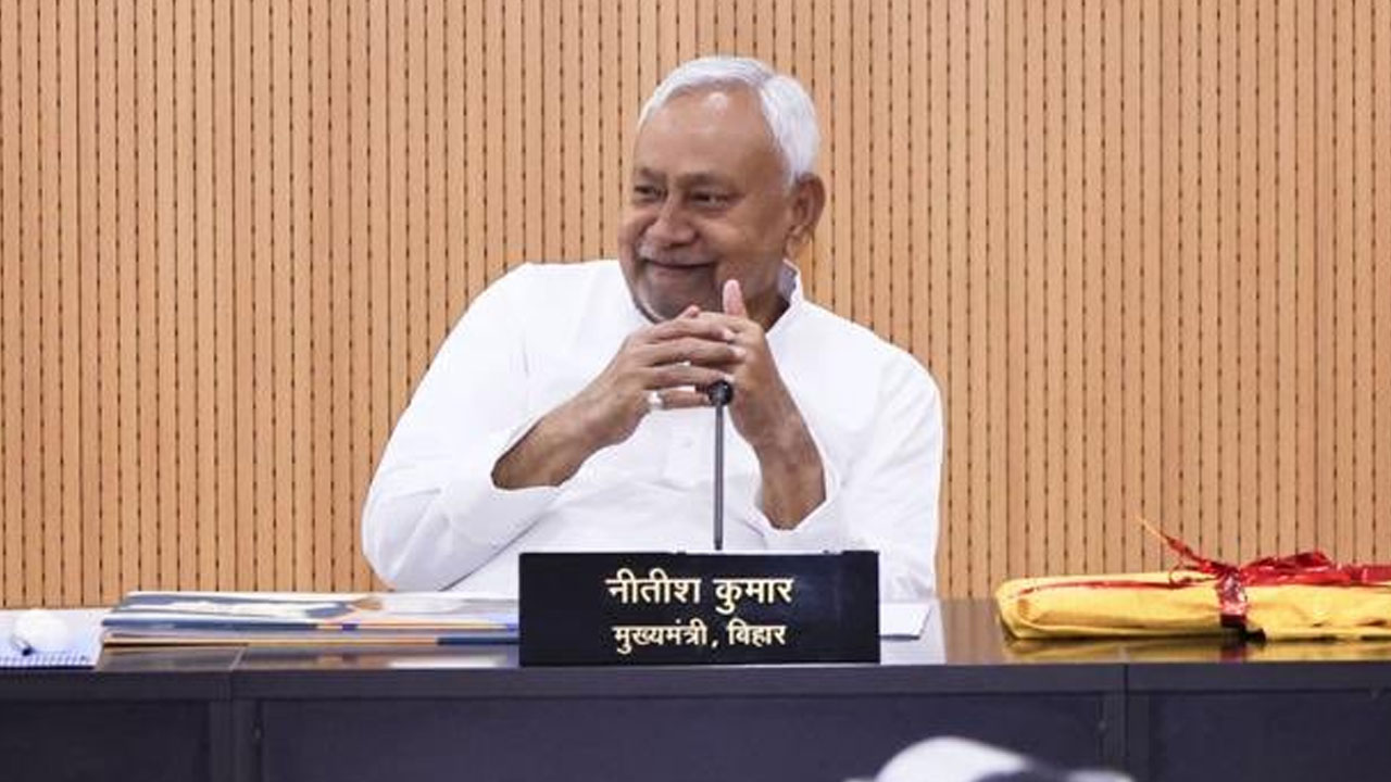 Nitish Kumar: సీఎం ప‌ద‌వికి నితీశ్ కుమార్ రాజీనామా.. బీహార్ గ‌వ‌ర్న‌ర్‌కు లేఖ అంద‌జేత‌