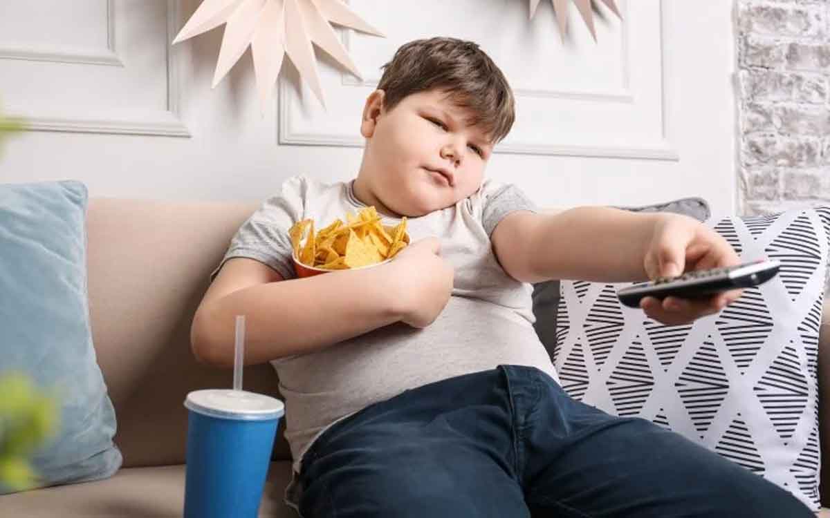 Obesity In Kids | మీ పిల్ల‌లు అధికంగా బ‌రువు పెరుగుతున్నారా.. అయితే జాగ్ర‌త్త వ‌హించాల్సిందే..