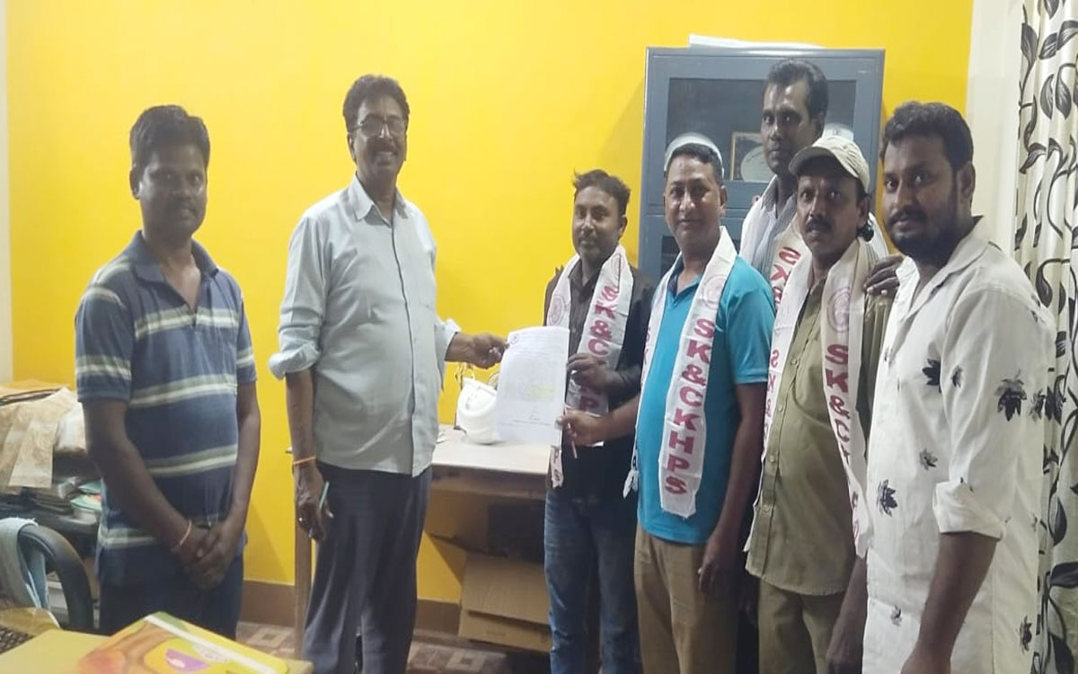 ‘కన్వెన్స్ వాహనాలలో పాత డ్రైవర్లను కొన‌సాగించాలి’