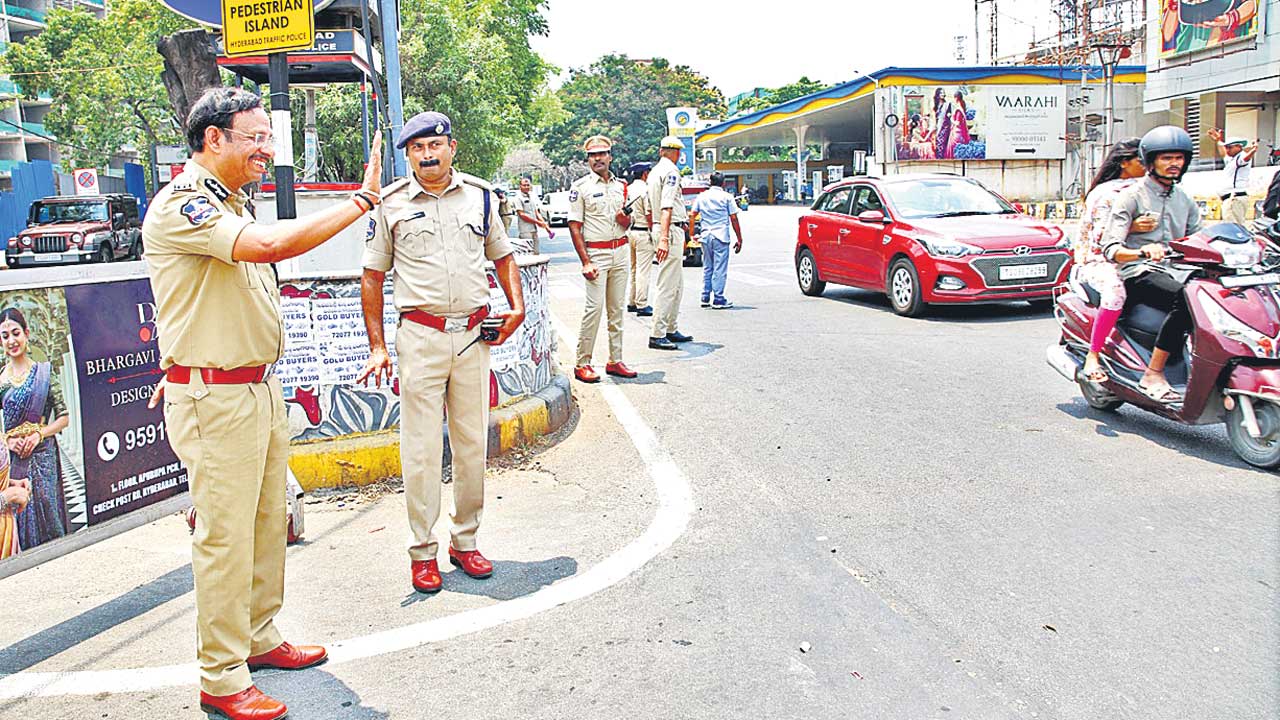 ముగిసిన వన్‌వే ట్రాఫిక్‌ ట్రయల్న్‌.్ర.!