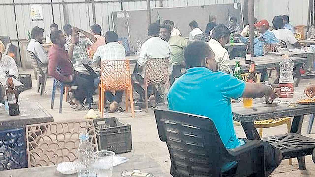 ఆగని పర్మిట్‌ రూంల దందా.. దాడులు చేయరు.. అడ్డు చెప్పరు!