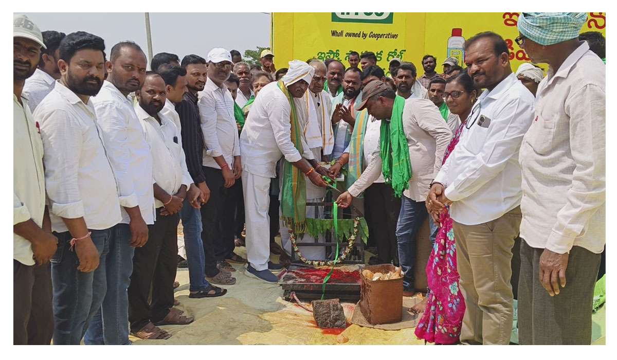 Farmers | పంటల మార్పిడీపై రైతులు దృష్టి సాధించాలి.. ఏఎంసీ చైర్మన్ మినుపాల ప్రకాష్ రావు