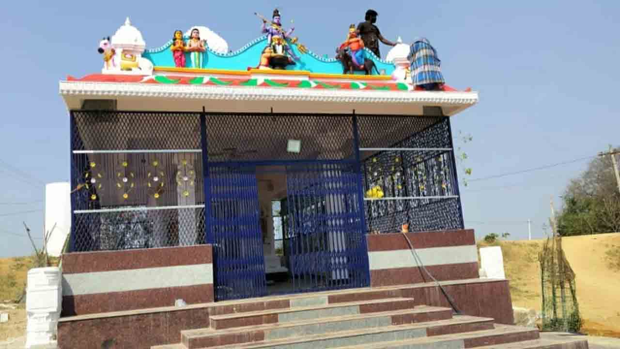 Rayapol | భక్త మార్కండేయ స్వామి ప్రథమ వార్షికోత్సవ ఉత్సవాలకు ఆలయం ముస్తాబు