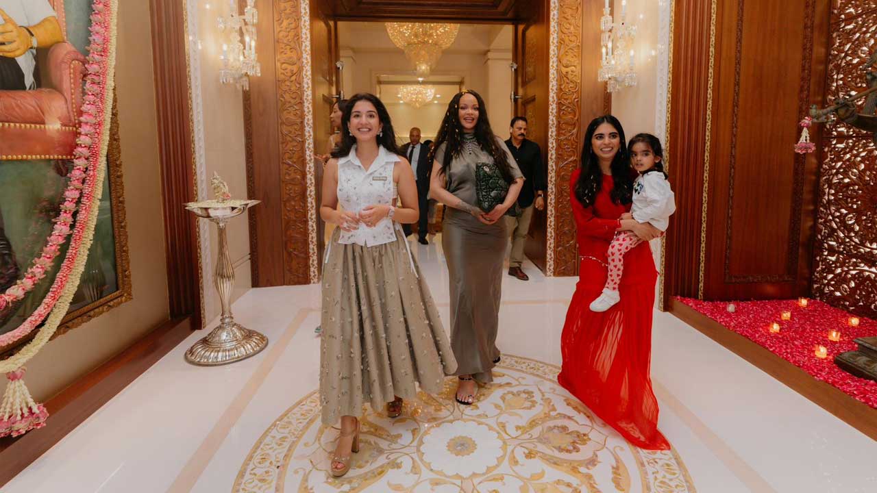Rihanna Ambani Family3