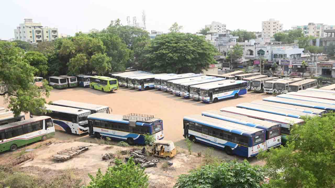 తొలిరోజు ఆర్టీసీ సమ్మె సక్సెస్‌