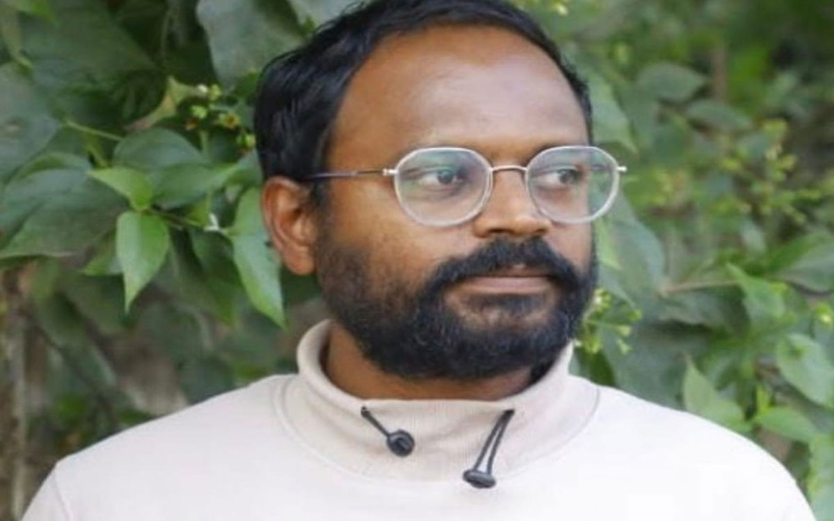 కారు ఢీకొని సింగరేణి ఉద్యోగి మృతి