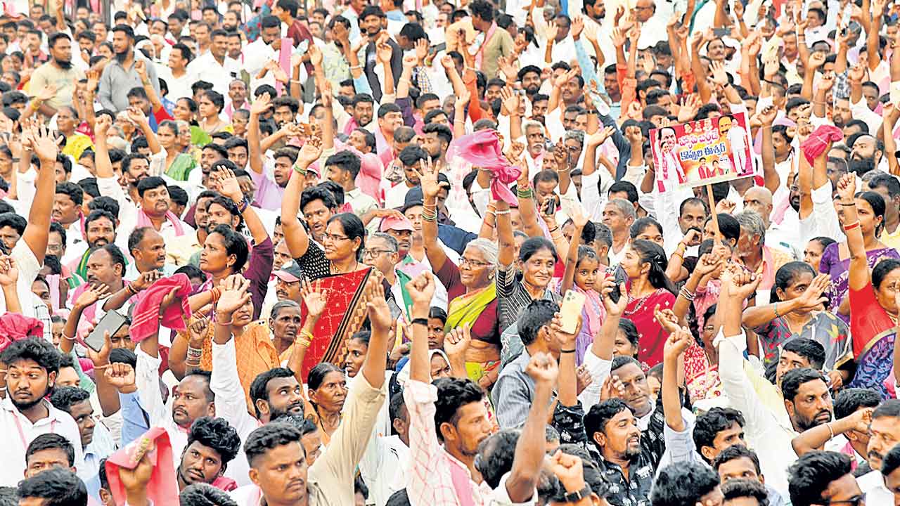 పల్లె పట్నం కేసీఆర్‌ గానం