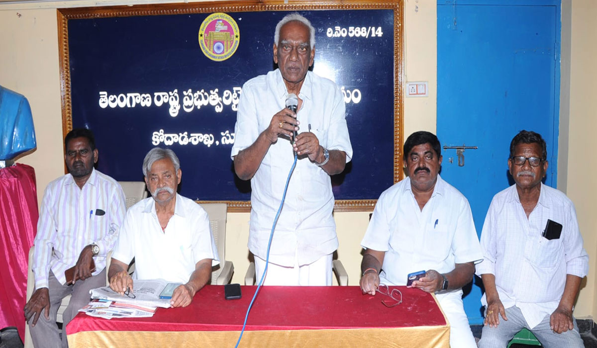 Kodada | ఎక్సైజ్ కమిషనర్ ను తక్షణమే సస్పెండ్ చేయాలి