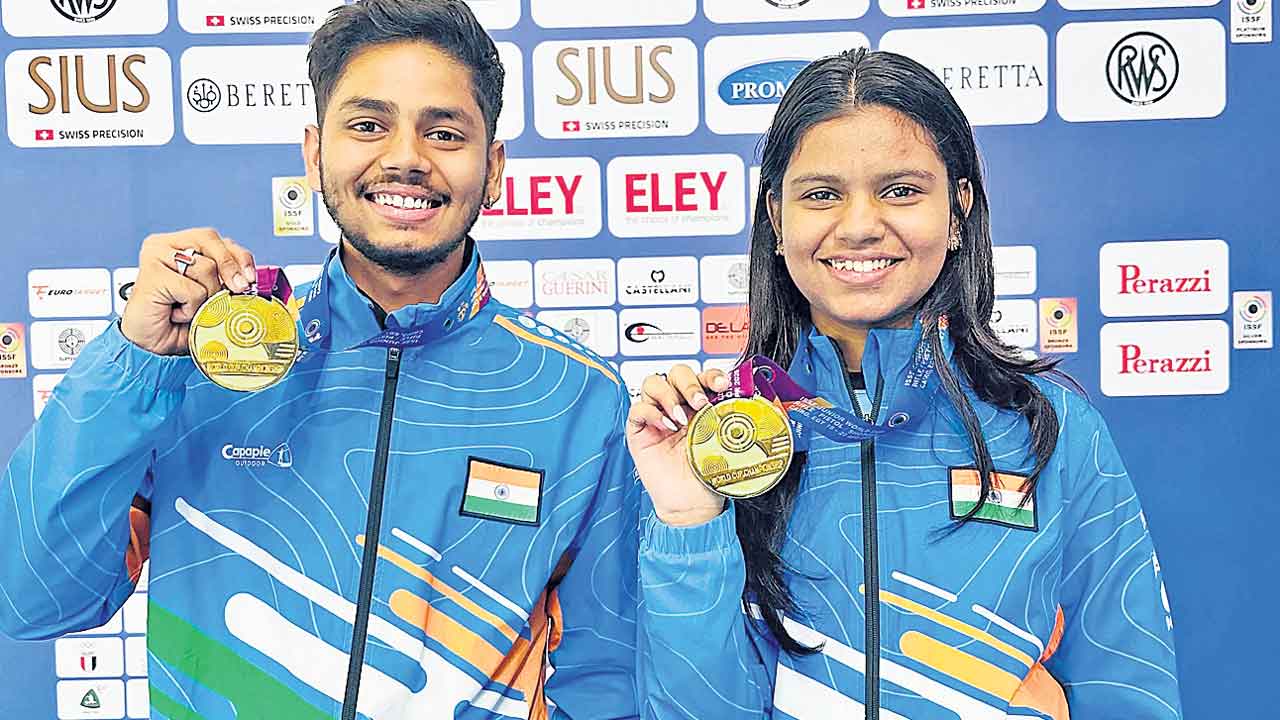 శాంభవి, దివ్యాన్షు జోడీకి స్వర్ణం