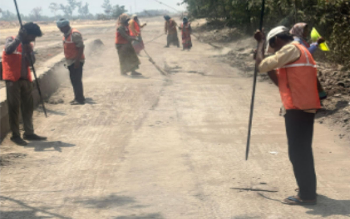 Singareni : శాశ్వతులకు మజ్జిగ.. కాంట్రాక్ట్ కార్మికులకు నీళ్లూ క‌రువు !