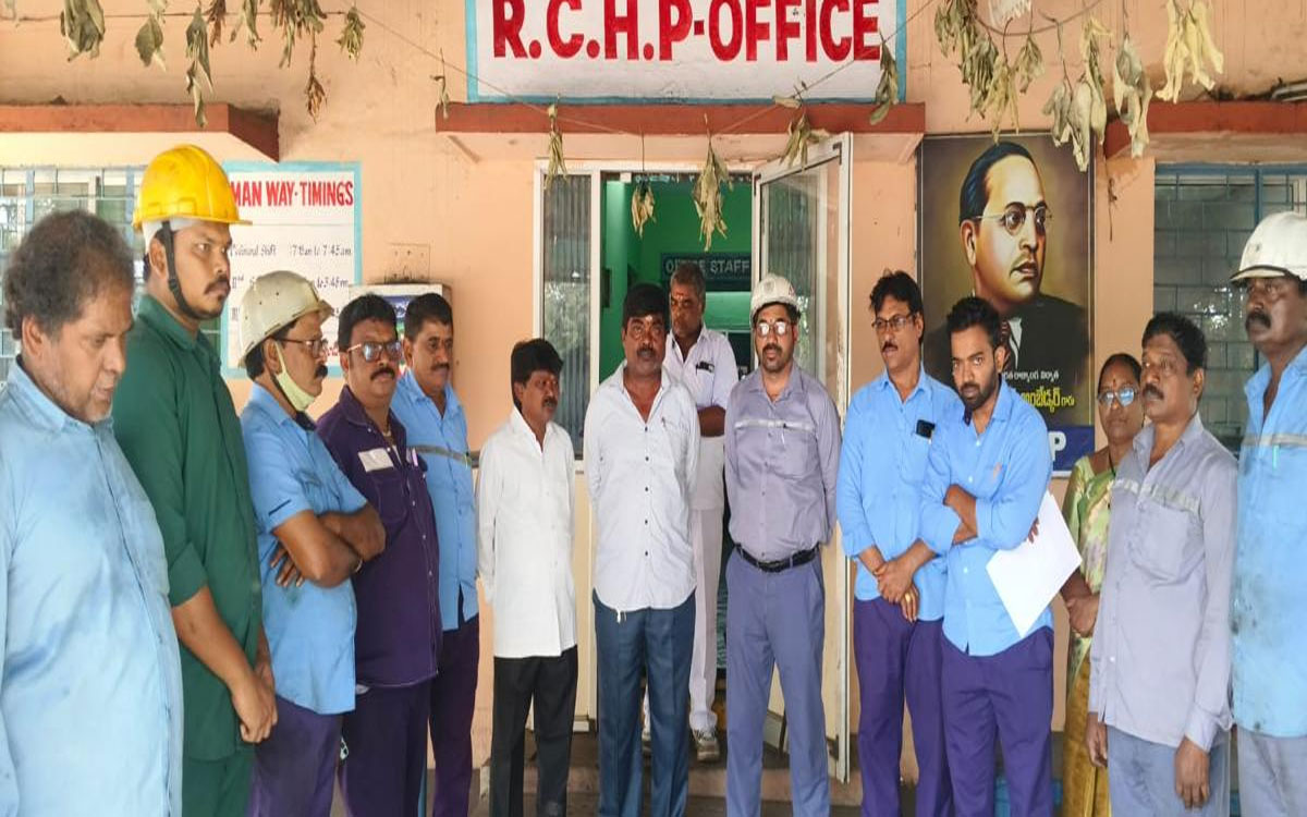 సింగరేణి కార్మికులకు మజ్జిగ పంపిణీ ప్రారంభం