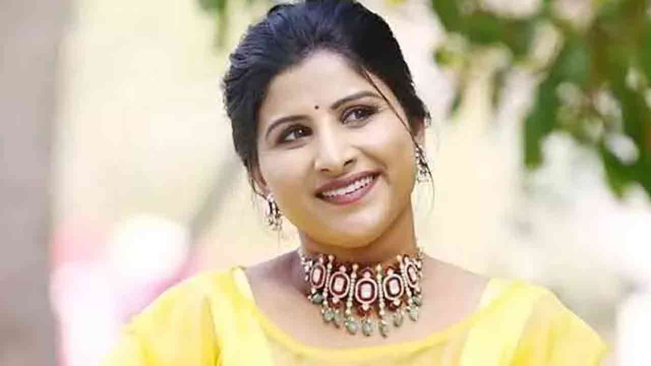 Mangli | సోదరుడితో కలిసే మంగ్లీ మోసాలు.. మైక్రో ఫైనాన్స్‌ స్కామ్‌లో ఆమెకు ప్రత్యక్ష జోక్యం: గిరిజన జేఏసీ