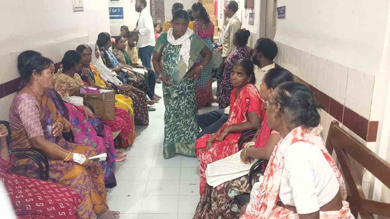 Siricilla | ప్రభుత్వ దవాఖానలో నిలిచిన స్కానింగ్ సేవలు.. తీవ్ర ఇబ్బందులు పడుతున్న రోగులు