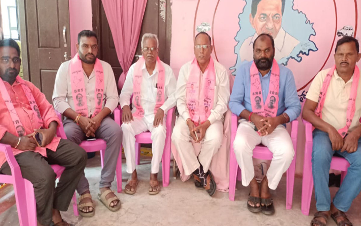 ఐకెపి కేంద్రాల్లో ధాన్యం కొనుగోళ్లు ప్రారంభించాలి : తాటికొండ సీతయ్య