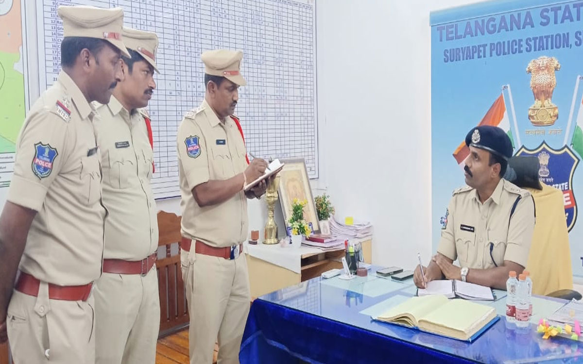 ఫిర్యాదుదారుల‌కు భ‌రోసా కల్పించాలి : ఎస్పీ న‌ర‌సింహ‌