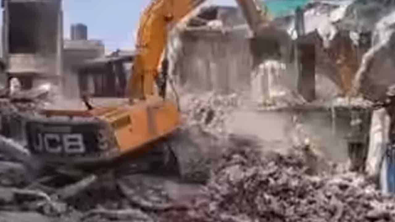 Hydraa | ఐలాపూర్‌లో కొనసాగుతున్న హైడ్రా కూల్చివేతలు