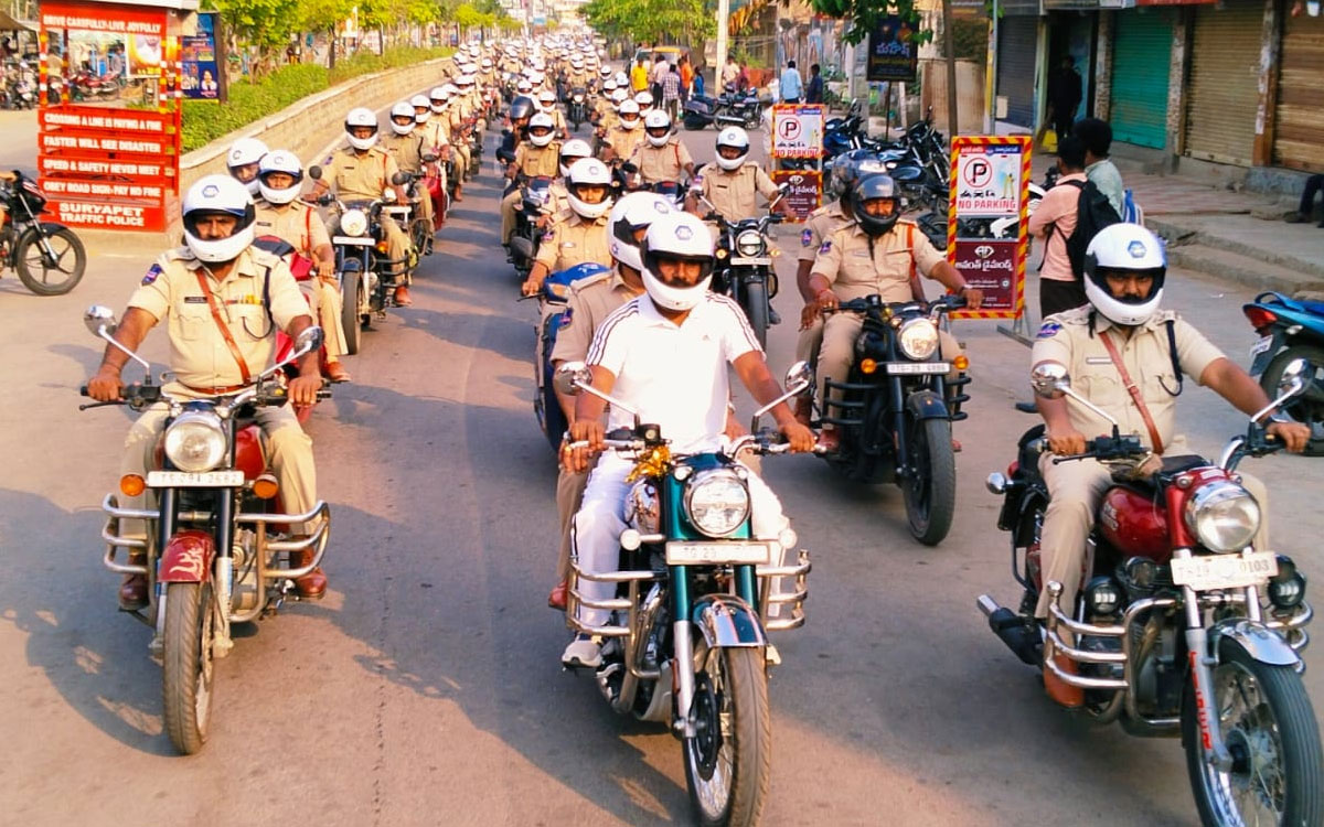 సూర్యాపేట‌లో పోలీసుల భారీ బైక్ ర్యాలీ