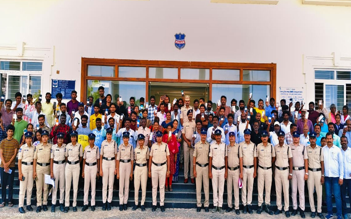 రూ.20 లక్షల విలువైన 106 మొబైల్ ఫోన్లు రికవరీ