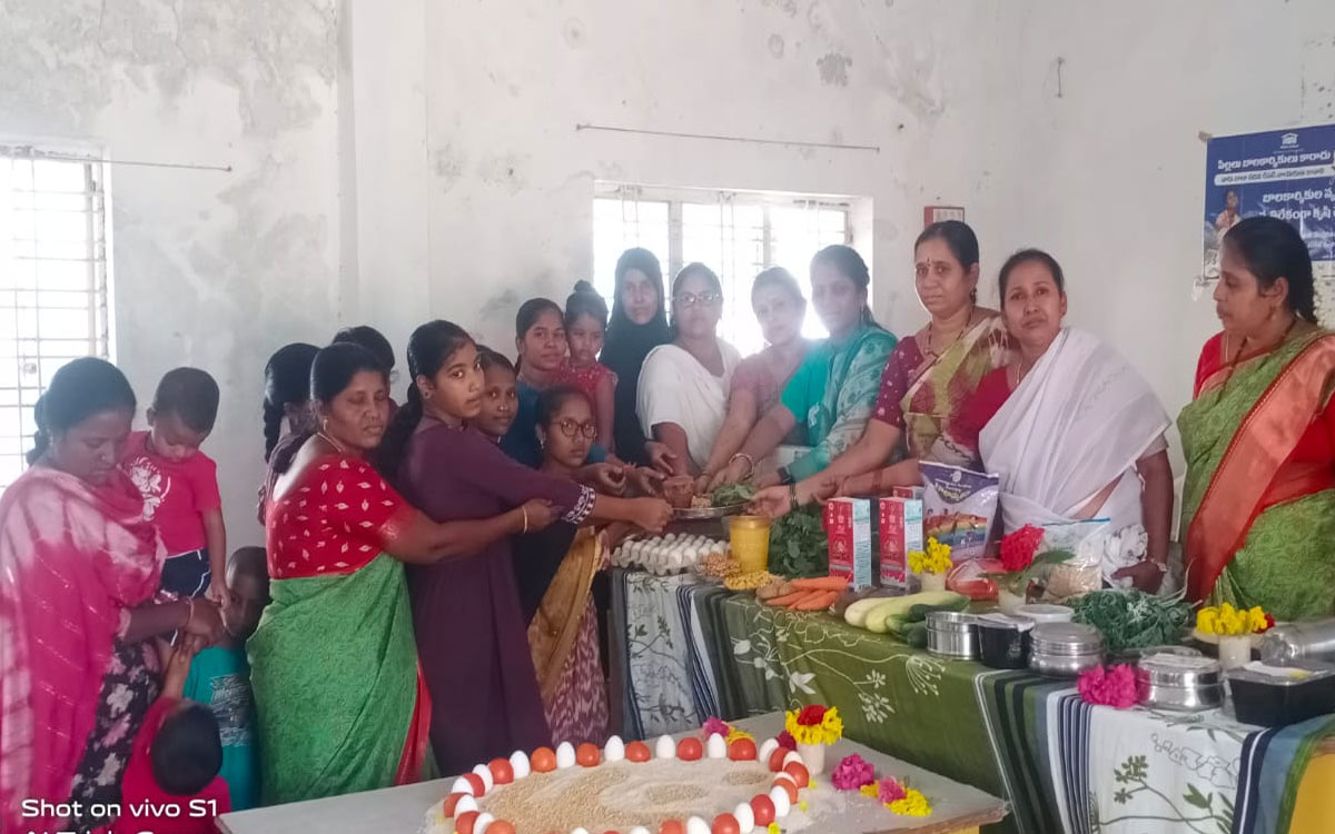 ‘గ‌ర్భిణులు పౌష్టికాహారం తీసుకునేలా ప్రోత్స‌హించాలి’