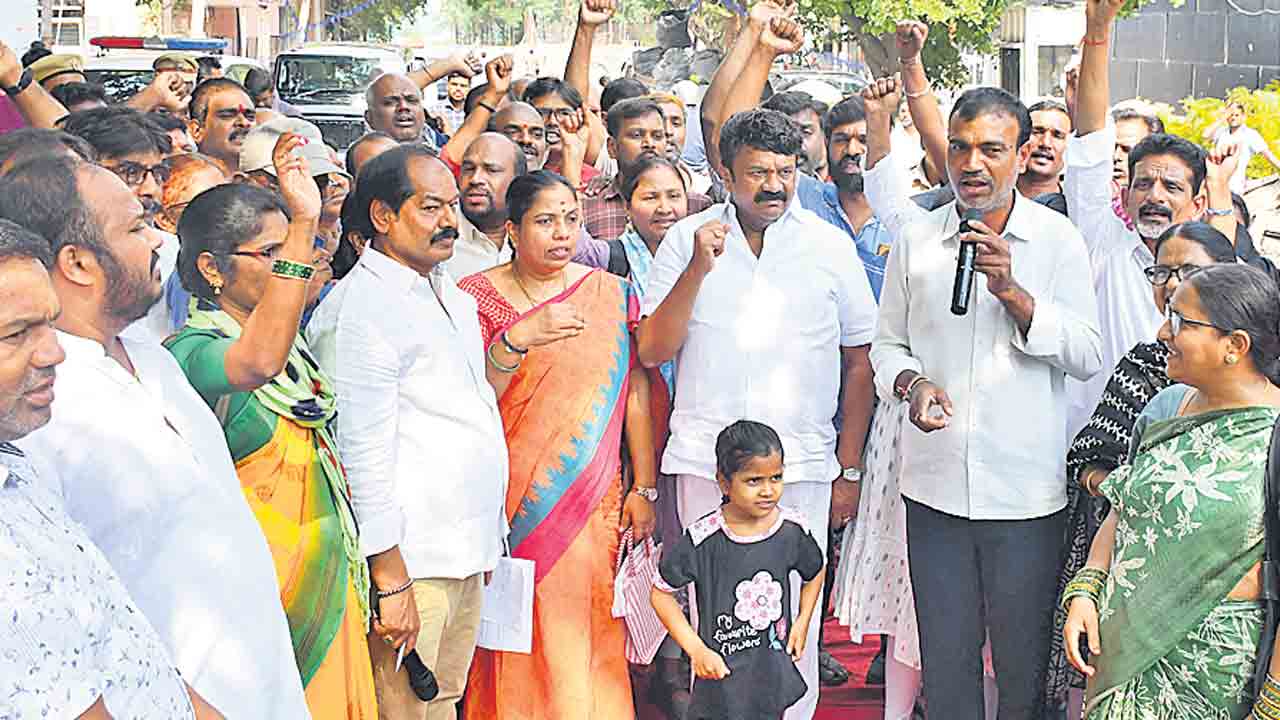 మేమున్నాం.. ఆర్టీసీ కార్మికుల పక్షాన బీఆర్‌ఎస్‌ పోరుబాట