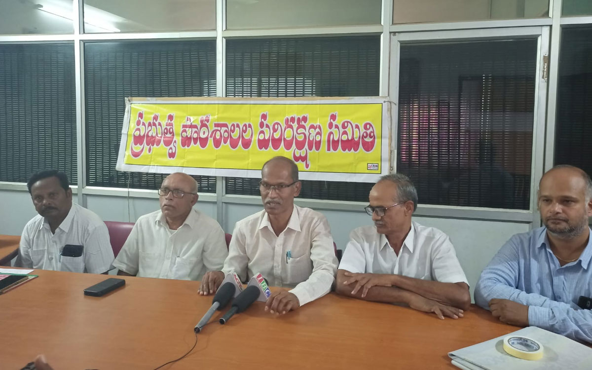 ‘ప్ర‌భుత్వ పాఠ‌శాల‌ల విద్యార్థుల‌కు పాలీసెట్‌, టీజీఆర్‌జేసీలో ఉచిత శిక్ష‌ణ‌’