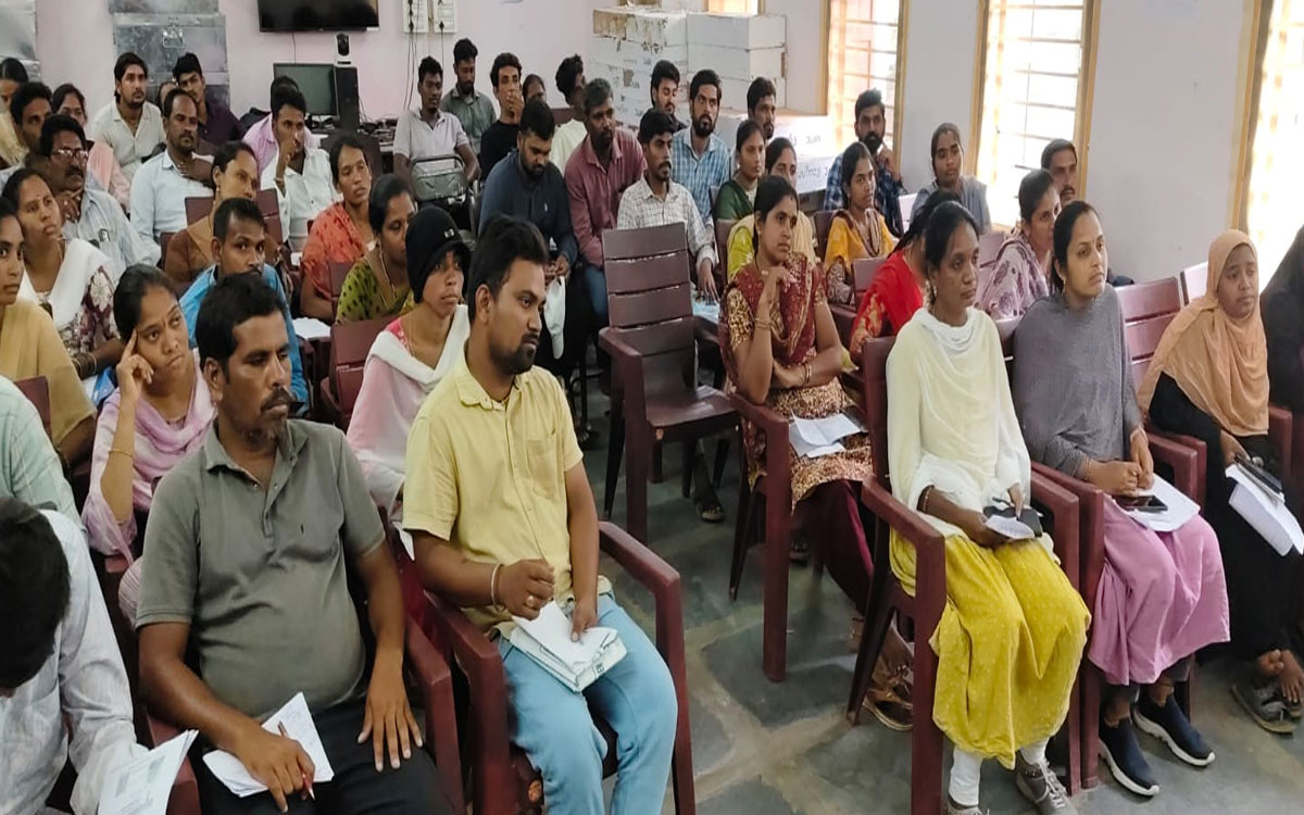 'ఉపాధి హామీ పథకం మేట్‌లతోనే విజయం'