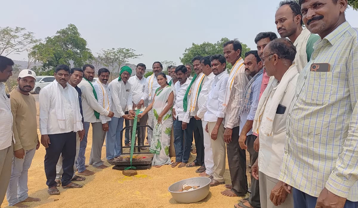 Kalvasrirampur | ధాన్యం కొనుగోలు కేంద్రాలను సద్వినియోగం చేసుకోవాలి