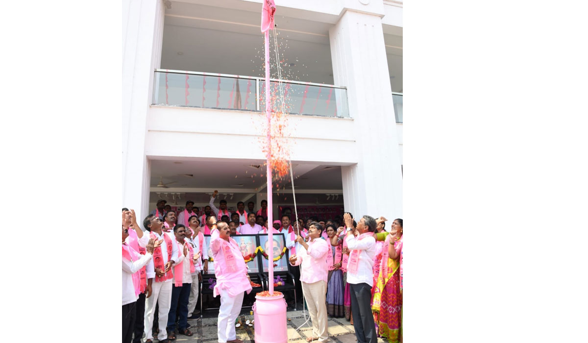 Sircilla | కార్మిక క్షేత్రం గులాబీ మయం.. సిరిసిల్లలో బీఆర్ఎస్ ఆవిర్భావ దినోత్సవ వేడుకలు