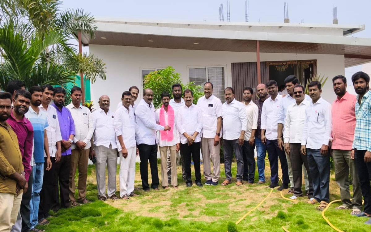 కాంగ్రెస్‌కు లోకదాస్ ఉప్పలయ్య గుడ్‌బై.. బీఆర్‌ఎస్‌లో చేరిక