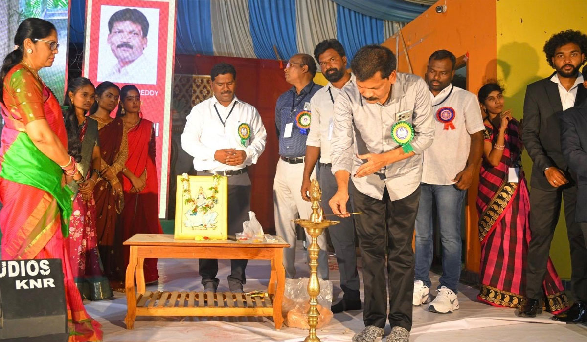 వాగేశ్వరీలో అట్టహాసంగా అకాడమిక్ వేడుకలు.. ఆకట్టుకున్న కార్యక్రమాలు