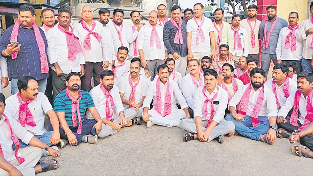 ప్రజాస్వామ్యం ఖూనీ