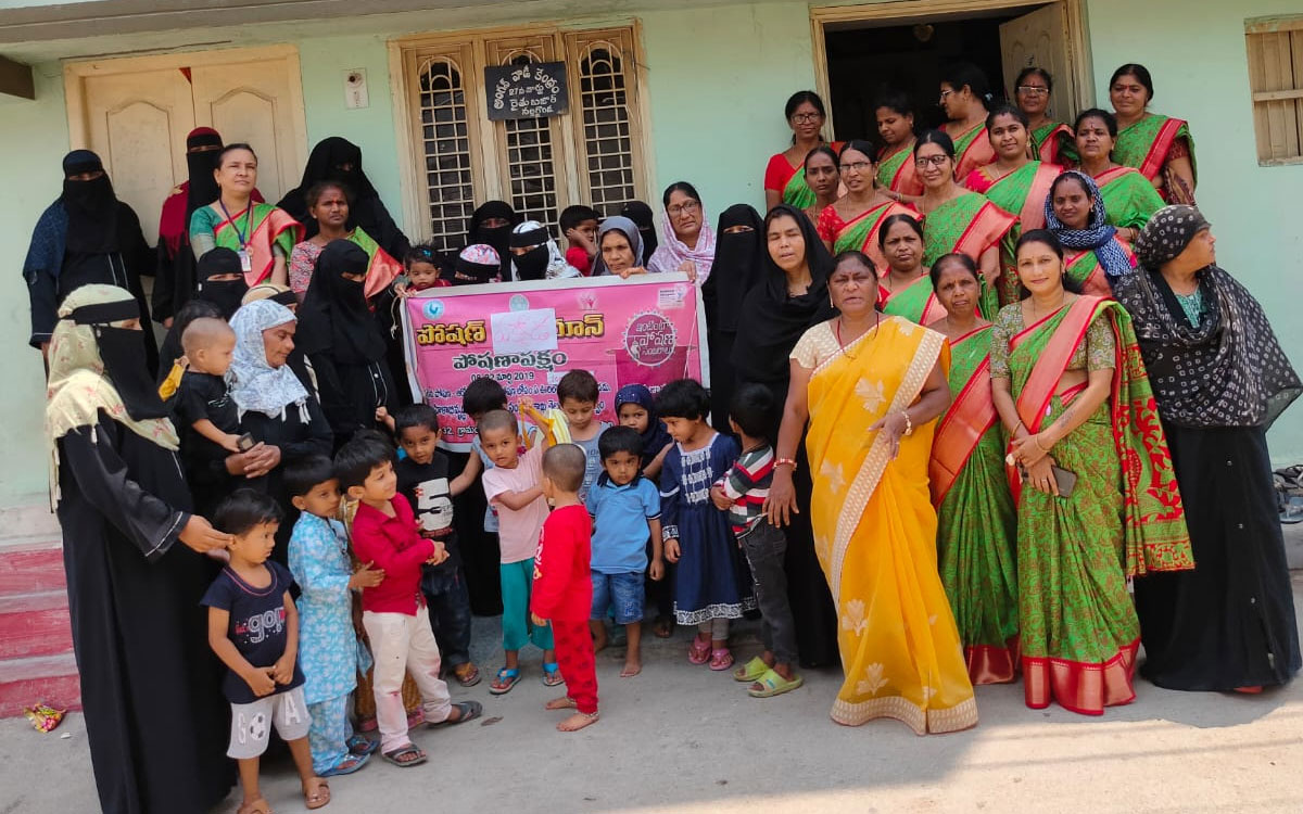 'పౌష్టికాహారం తీసుకునేలా ప్రోత్స‌హించాలి'