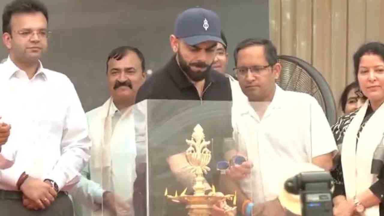 Virat Kohli | విద్యార్థులు నిబద్ధతతో కలలను సాకారం చేసుకోవాలి : విరాట్ కోహ్లీ
