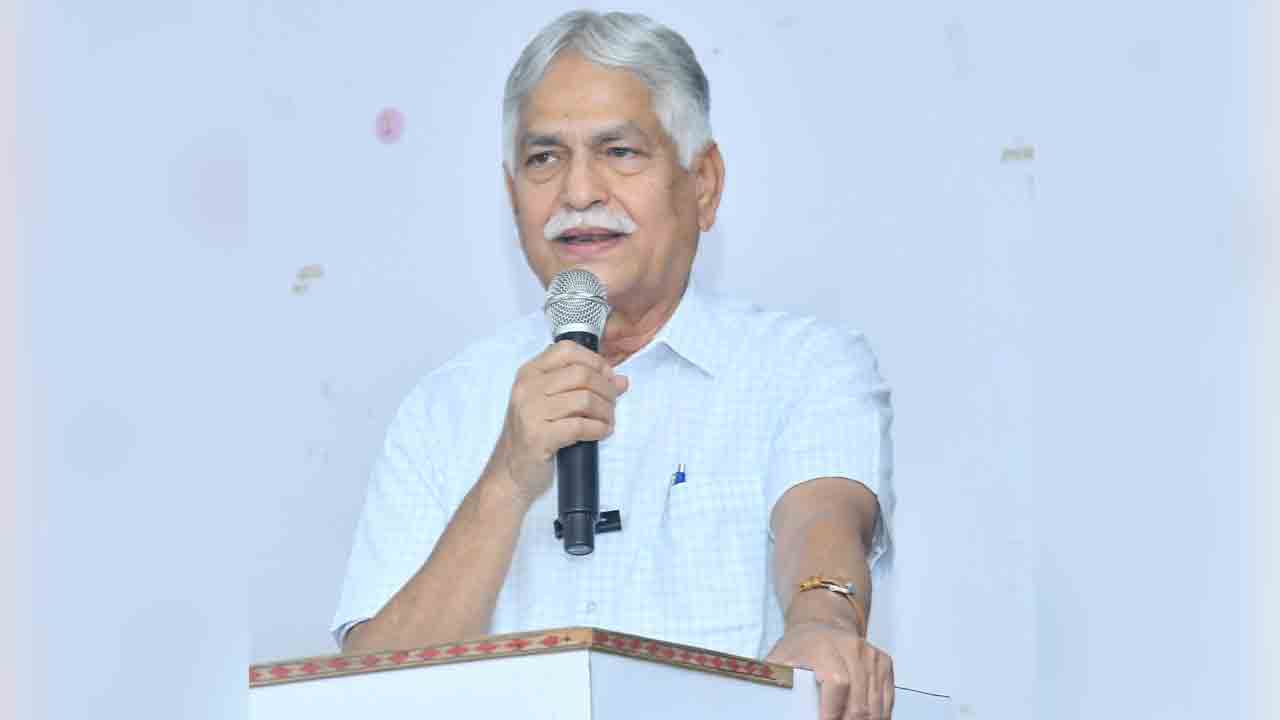 అర్హులందరికి అక్రెడిటేషన్ కార్డులు అందజేస్తాం : ప్రెస్ అకాడమీ చైర్మన్ శ్రీనివాస్ రెడ్డి