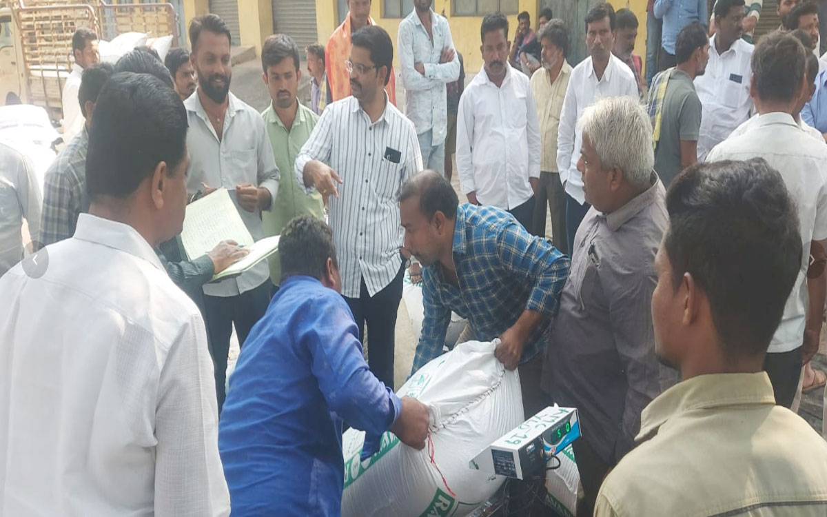 ఇల్లెందు మార్కెట్ కమిటీకి రికార్డు ఆదాయం