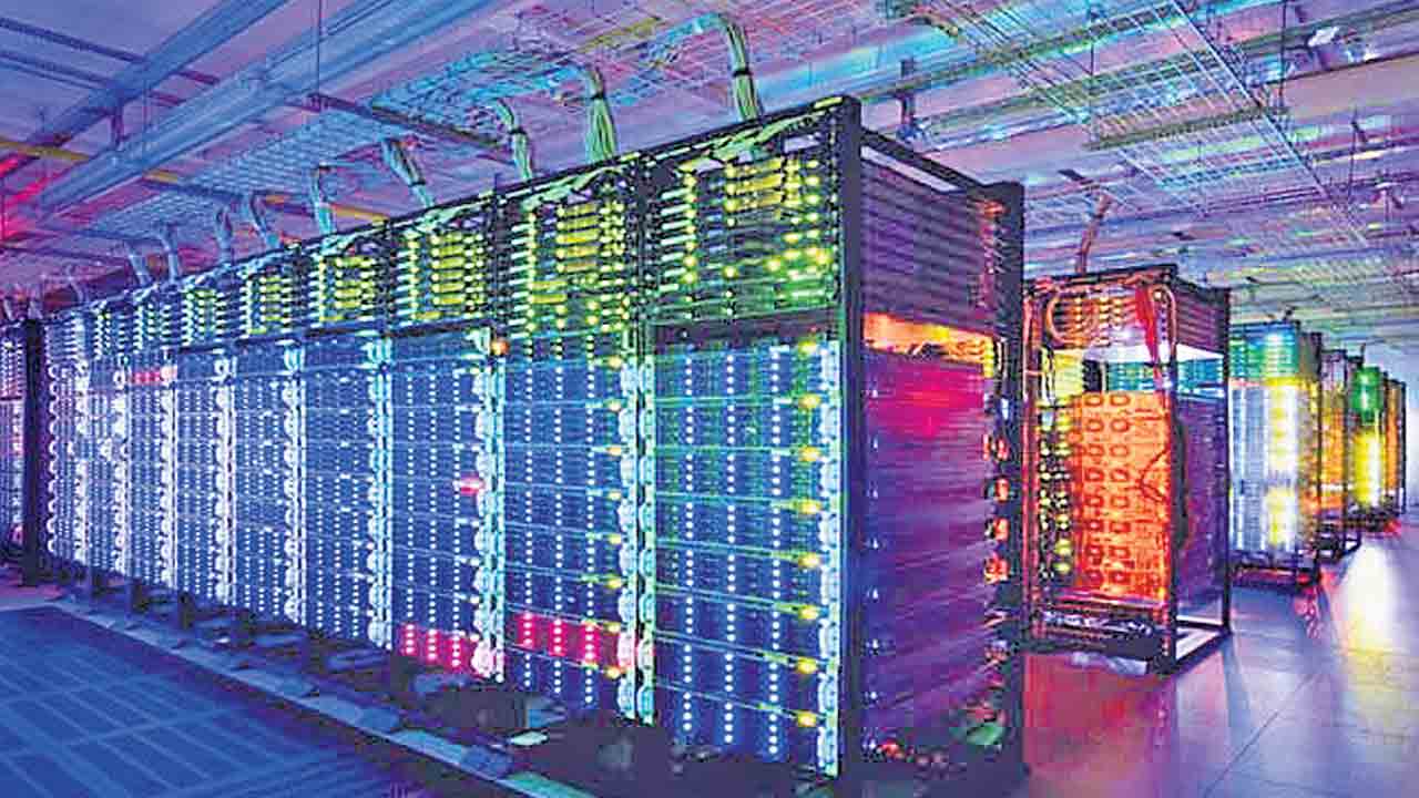 డాటా సెంటర్‌కు భద్రత ఏదీ.. పాత సర్వర్లతో తరచూ మొరాయిస్తున్న పరికరాలు