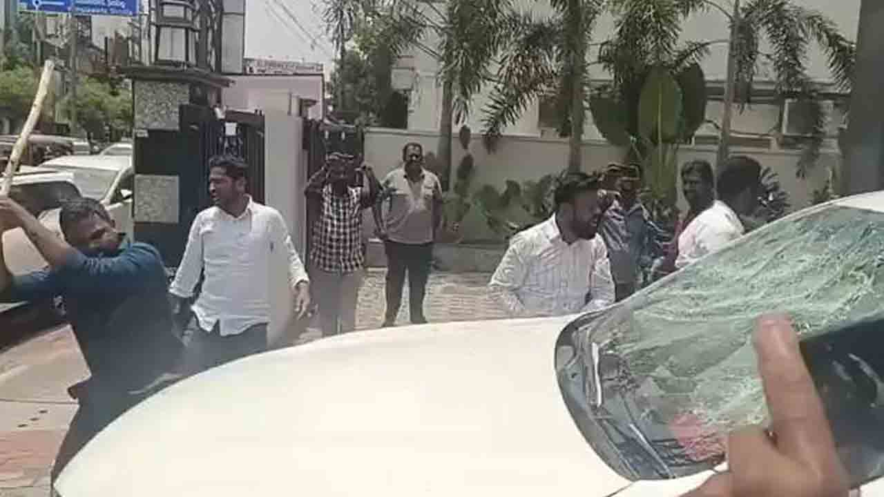 19 మందిపై కేసు నమోదు.. బీజేపీ దాడిపై బీఆర్‌ఎస్‌ ఆగ్రహం