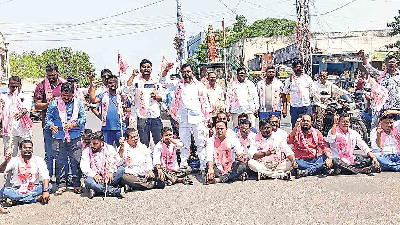 బీజేపీ దాడిపై బీఆర్‌ఎస్‌ ఆగ్రహం.. ఉమ్మడి జిల్లా వ్యాప్తంగా ఆందోళనలు