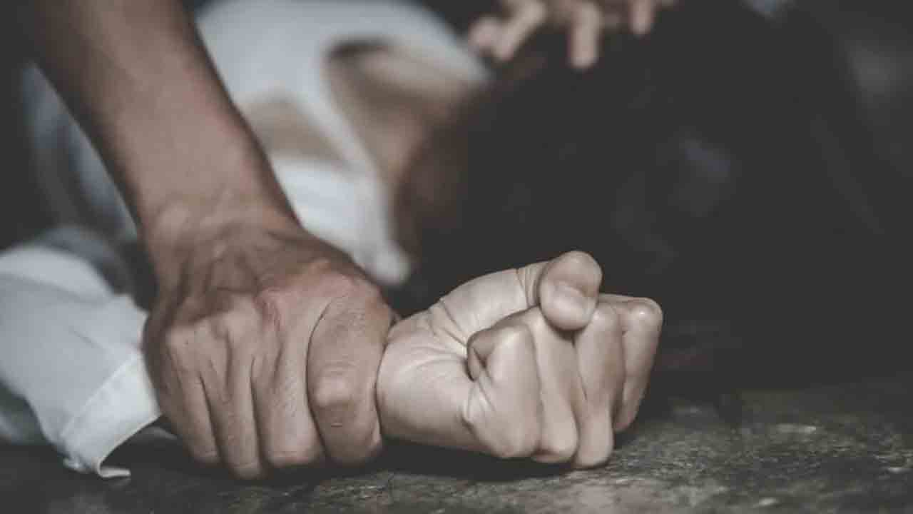 బాలికపై ఆరు నెలలుగా లైంగిక దాడి