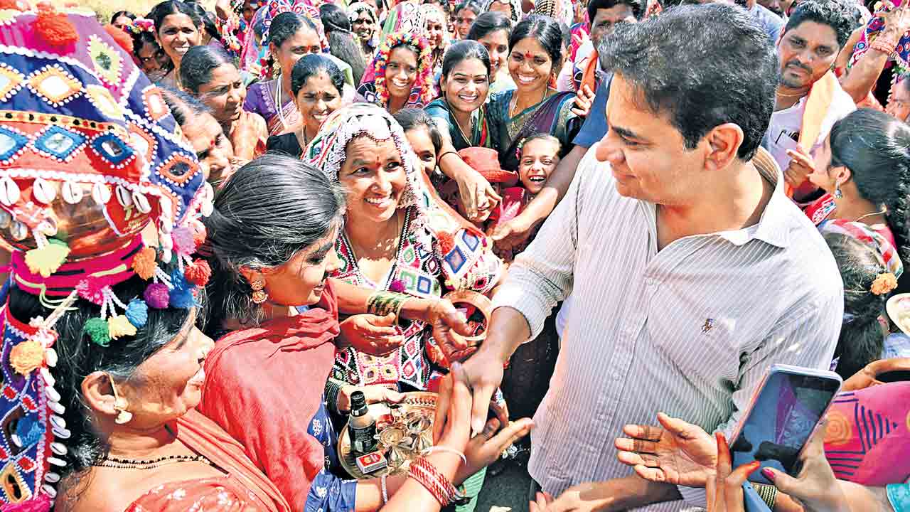 కాంగ్రెస్‌ దరిద్రం మనకెందుకు.. దేశమంతా వదిలించుకుంటుంటే తెలంగాణ నెత్తిన రుద్దుకున్నది