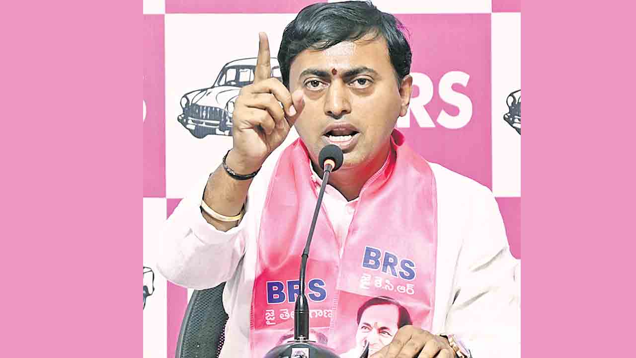 రాష్ట్రంలో రాక్షస పాలన.. ప్రశ్నించిన ప్రతిపక్షాలపై దాడులు, కేసులు