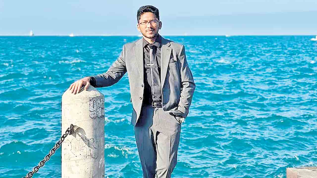 ఉద్యోగం దొరకక.. అప్పుల బాధ తాళలేక