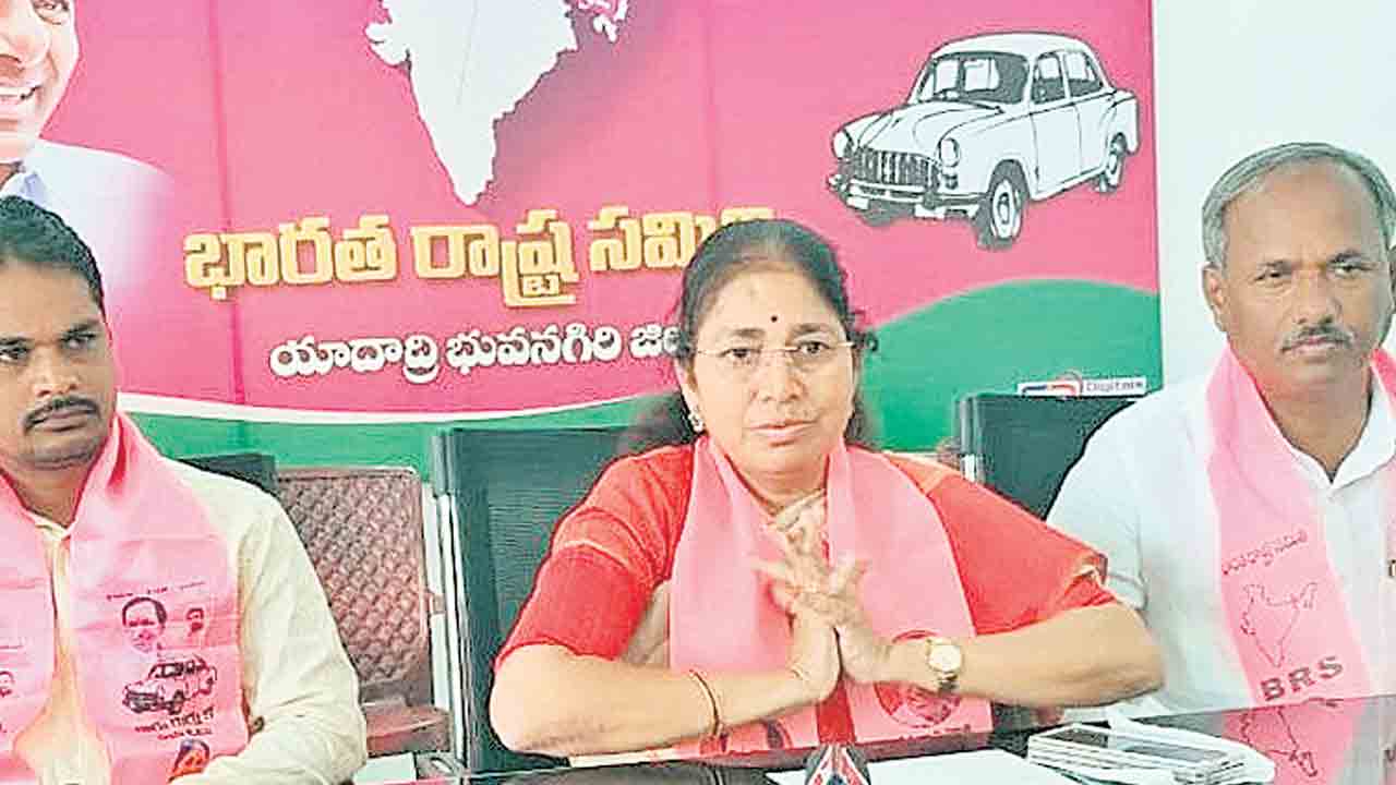 చార్మినార్‌ భాగ్యలక్ష్మీ అమ్మవారి గుడిలో తడిబట్టలతో ప్రమాణం చేస్తవా?