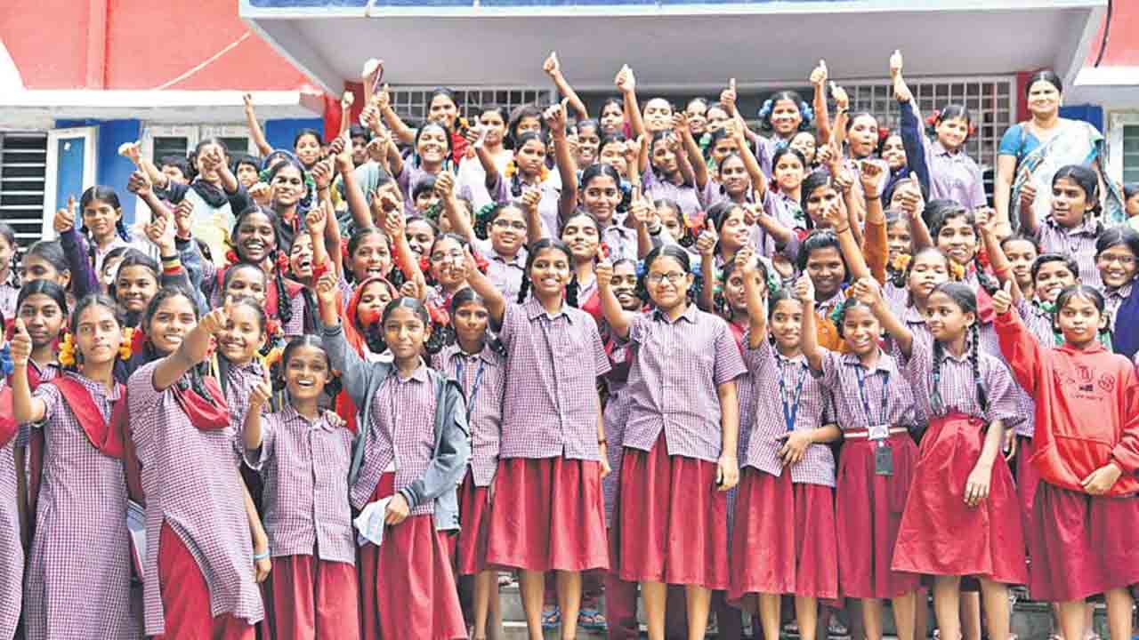 నేడు బీసీ గురుకుల విద్యార్థులకు ప్రతిభా పురస్కారాలు