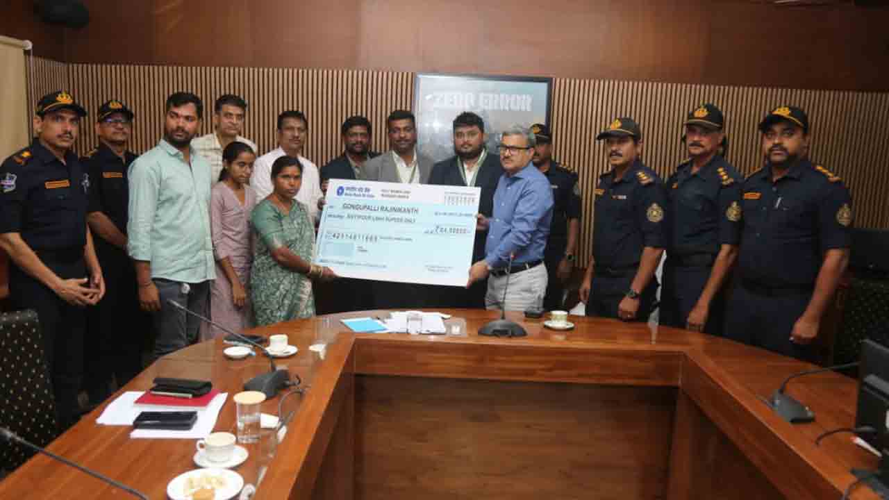 ‘ఆక్టోపస్‌’ కానిస్టేబుల్‌కు 64 లక్షల పరిహారం