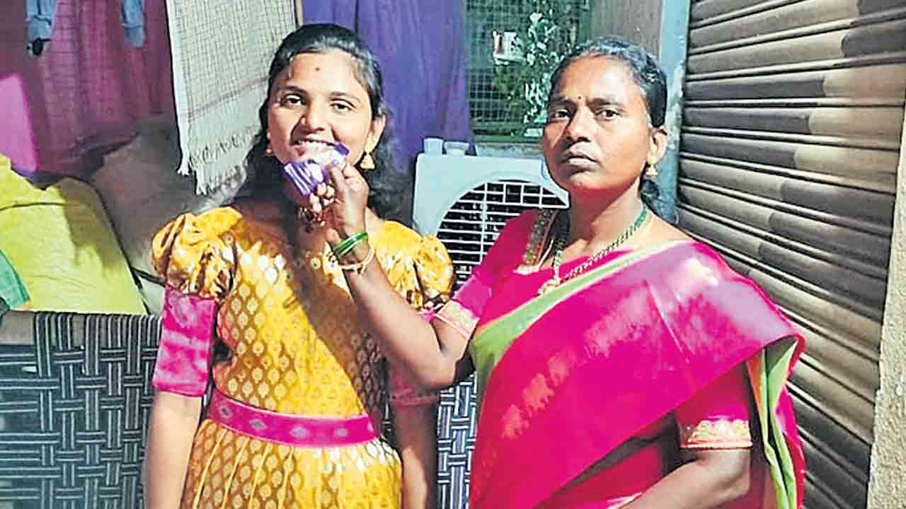 ఆస్తి కోసం తల్లీకూతురు హత్య.. సమీప బంధువుల ఘాతుకం