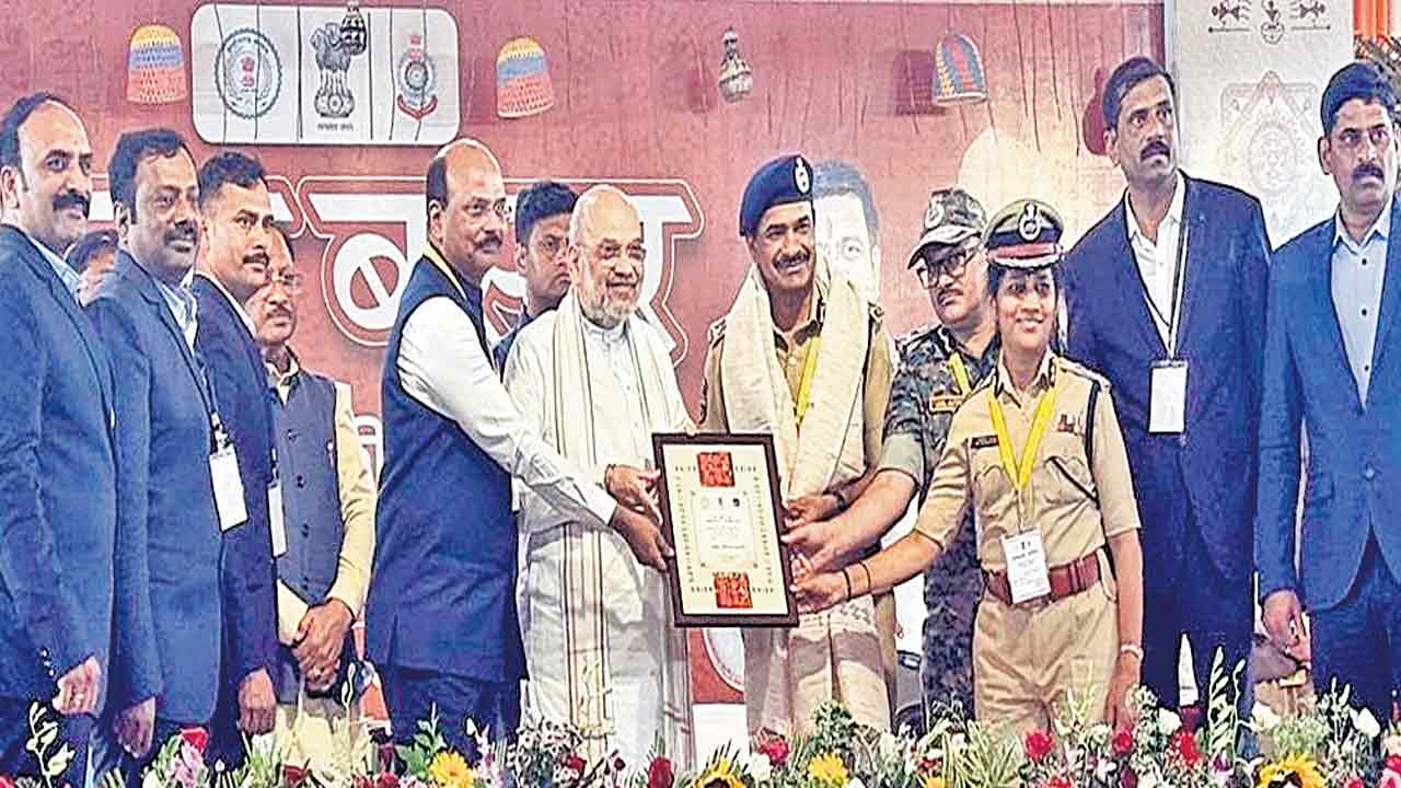 నక్సలిజాన్ని పూర్తిగా తుడిచిపెడుతున్నాం