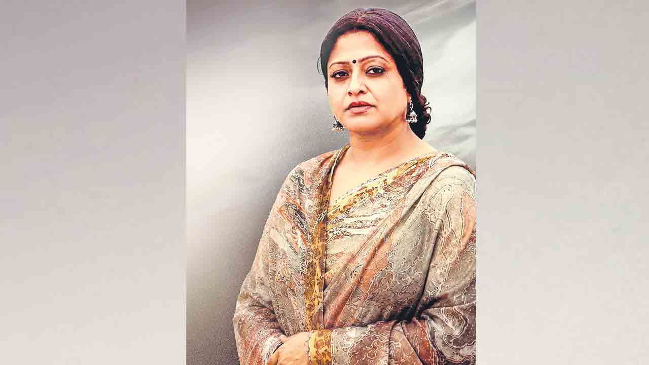 కథను మలుపు తిప్పే సావిత్రిగా