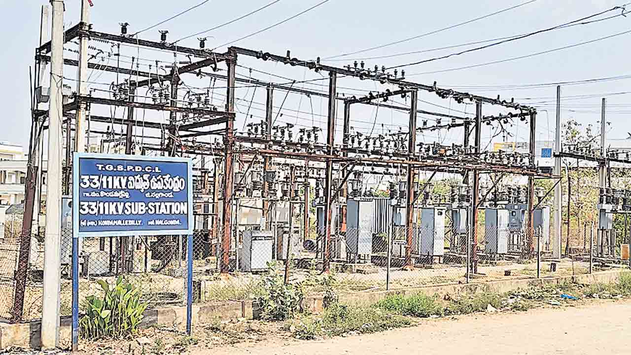 గృహజ్యోతి లభ్ధిదారులకు షాక్‌.. 200 యూనిట్లు దాటితే బిల్లు మొత్తం కట్టాల్సిందే