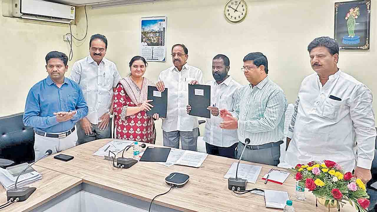 గిడ్డంగుల సంస్థకు ఆగ్రోస్‌ భూమి.. రెండు సంస్థల మధ్య ఒప్పందం